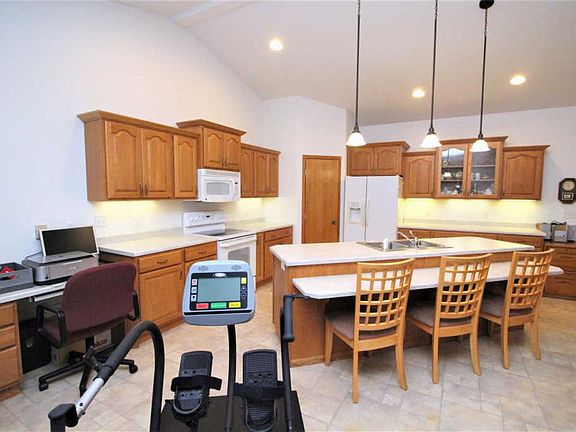 4th image of 4725 Brookshire Pl