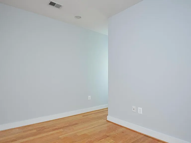 2514 17th St NW #2 — Photo 9