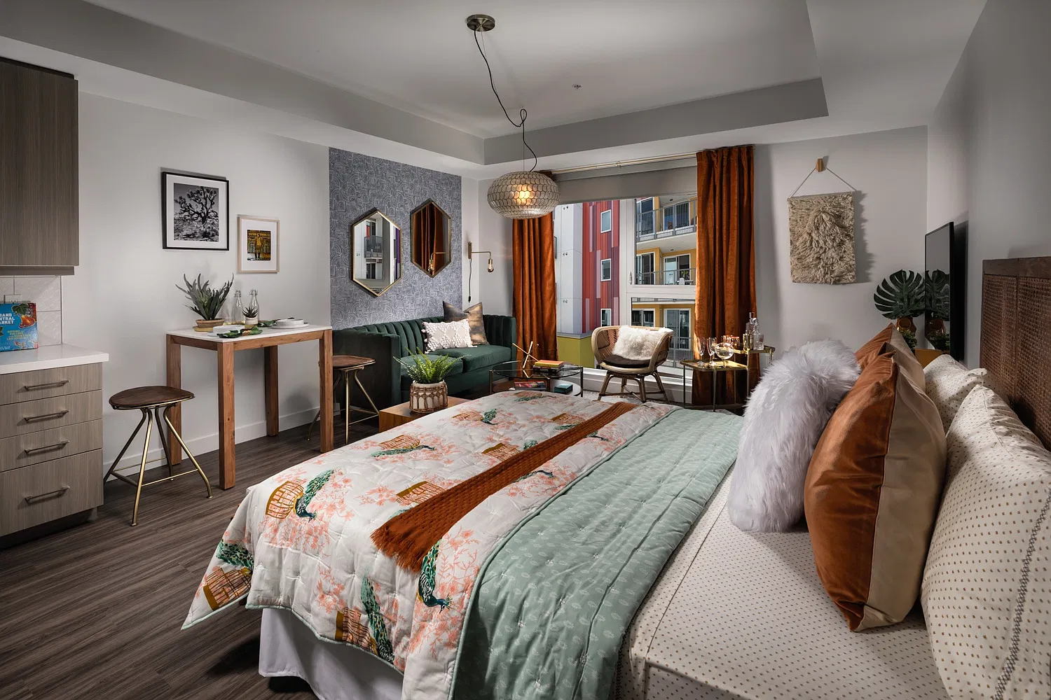 La Plaza Village Apartments — Photo 3