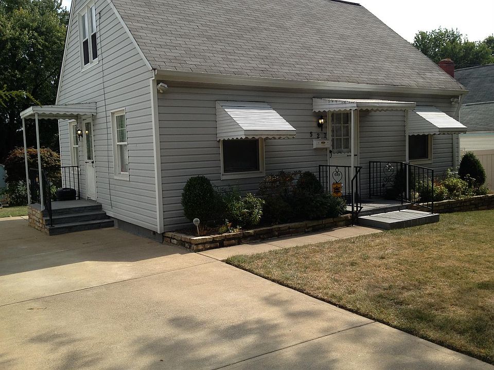 1st image of 527 Burr Oak St