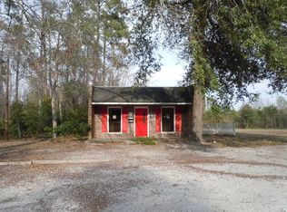 907 Pireway Rd, Tabor City, NC 28463