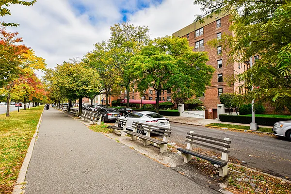 Sold by Remax Edge | media 5