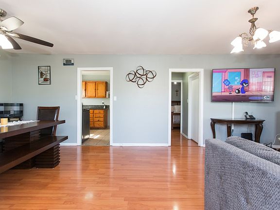 3rd image of 3218 W 63rd St