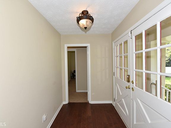 4th image of 3179 Larkspur Cir