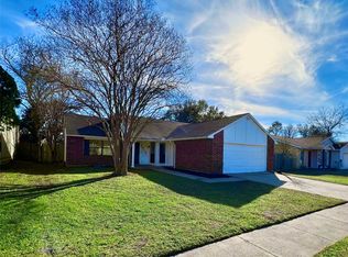 2613 Castanada Cir, Fort Worth, TX 76112