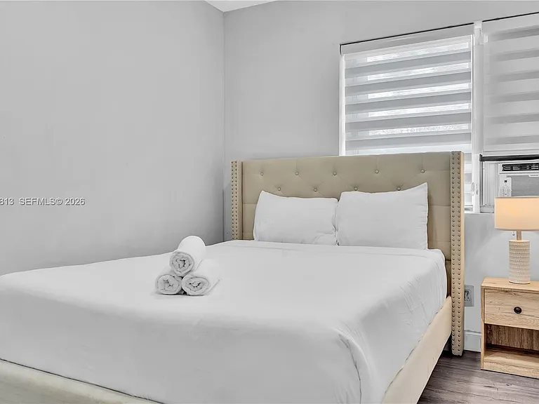 10002 E Bay Harbor Dr #6 — Photo 3