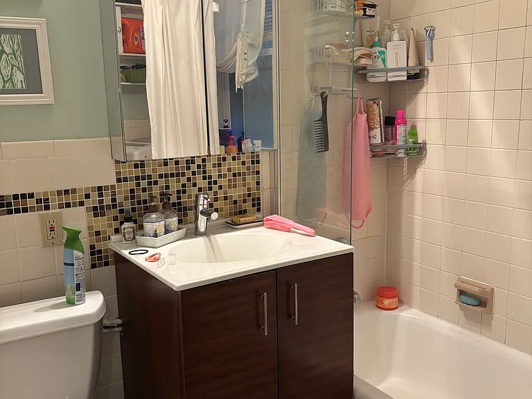 135 Chiswick Rd #3 — Photo 12