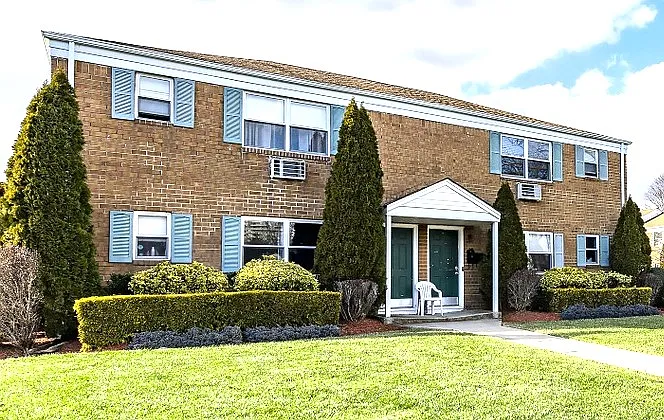 728 Greens Ave #14 — Photo 1