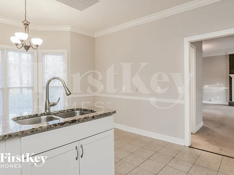 5300 Oglethorpe Ct — Photo 12