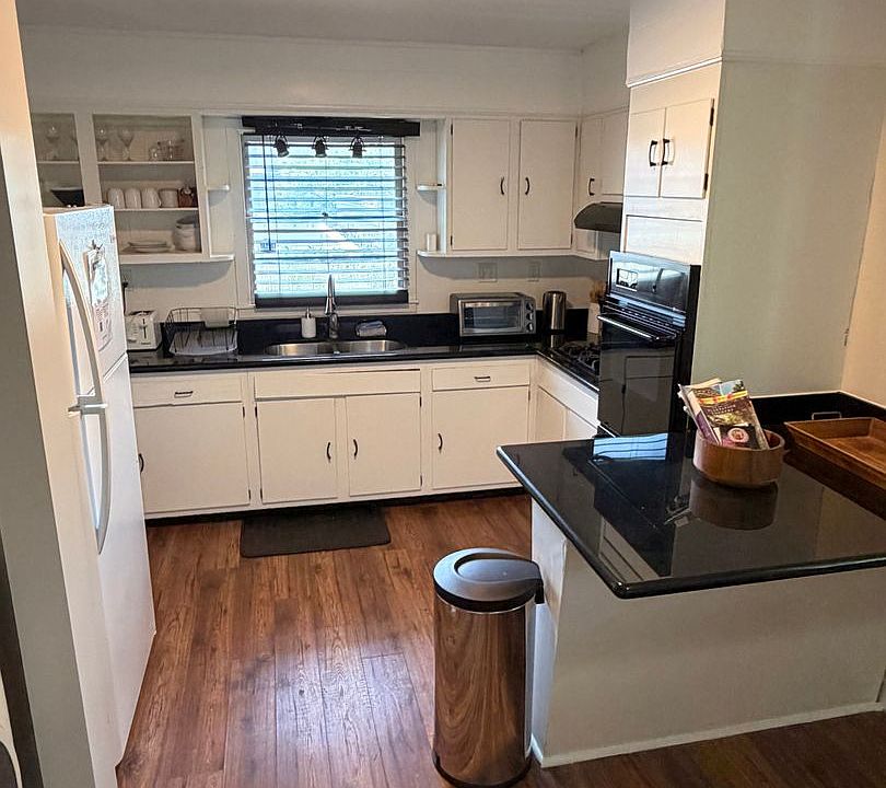 1st image of 3312-3314 Carondelet St #B