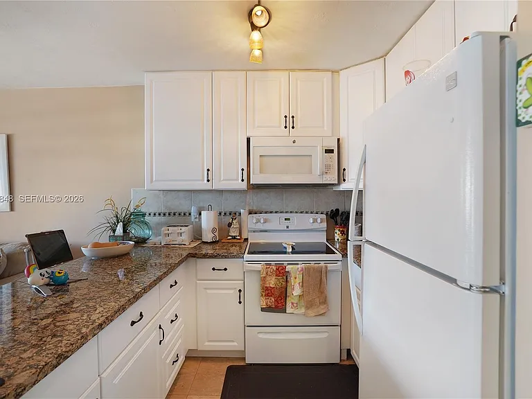 1000 SW 11th Ave #17E — Photo 7