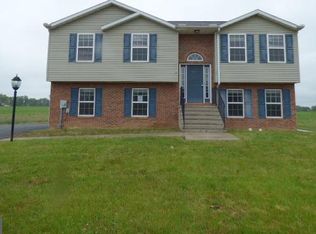 15339 Camden Dr, Greencastle, PA 17225