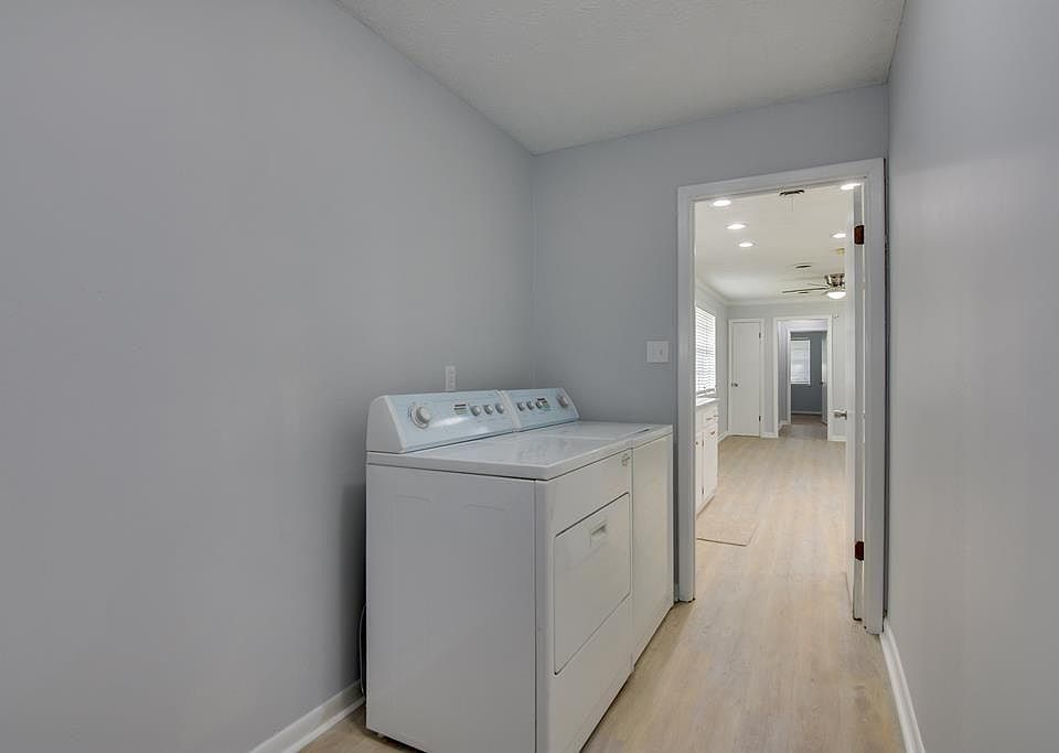 1st image of 3007 Silverwood Dr