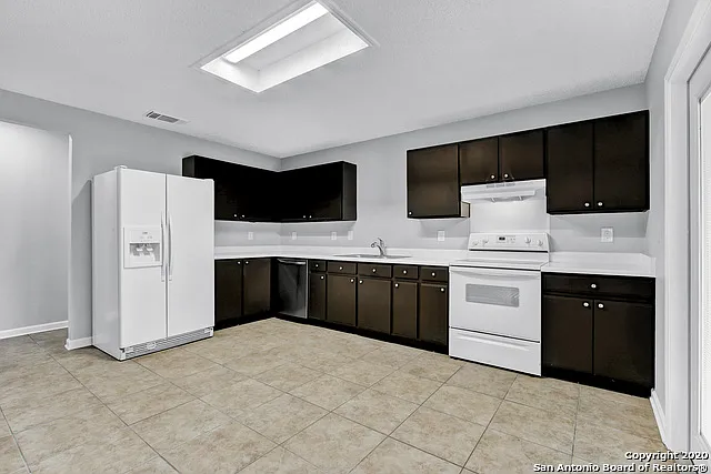 9715 Kashmir Dr — Photo 7