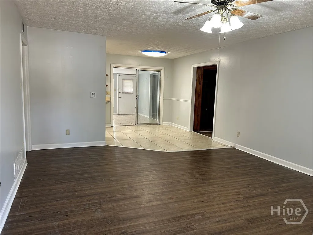 Building Photo - 511 Dyches Dr