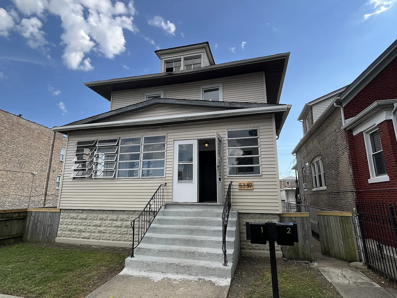 5337 W Van Buren St — Photo 1