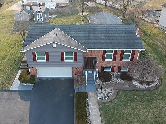 2nd image of 325 Laurentz Ln
