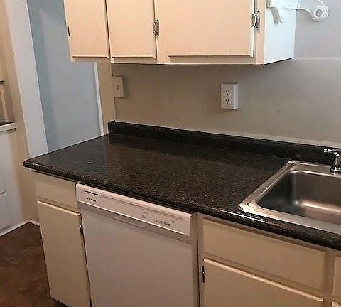 5th image of 2240 Cherry St APT 12