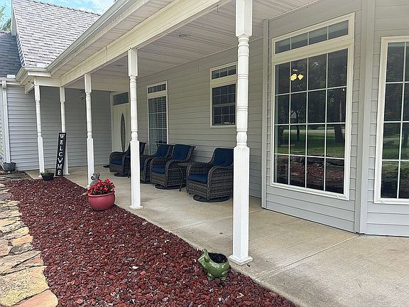 4th image of 420 Falcon Ln