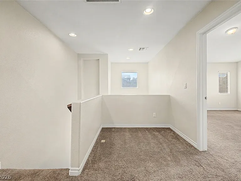 10560 Laurelwood Lake Ave — Photo 11