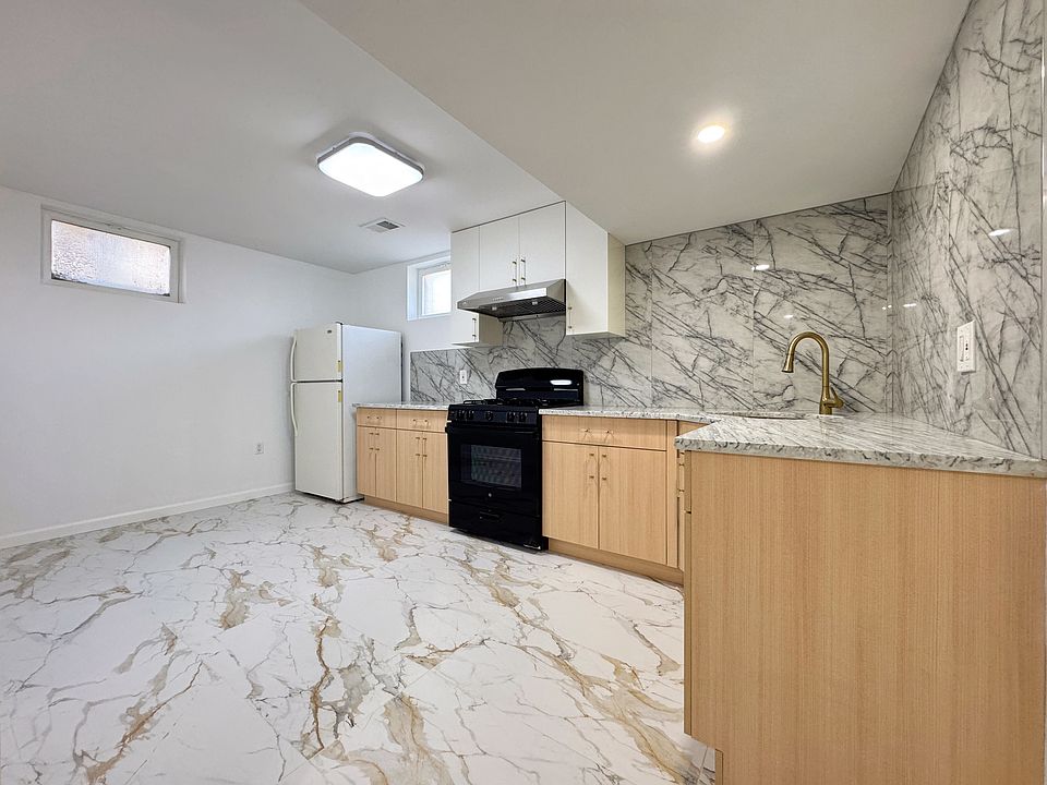 1st image of 6 Zoe St #Basement