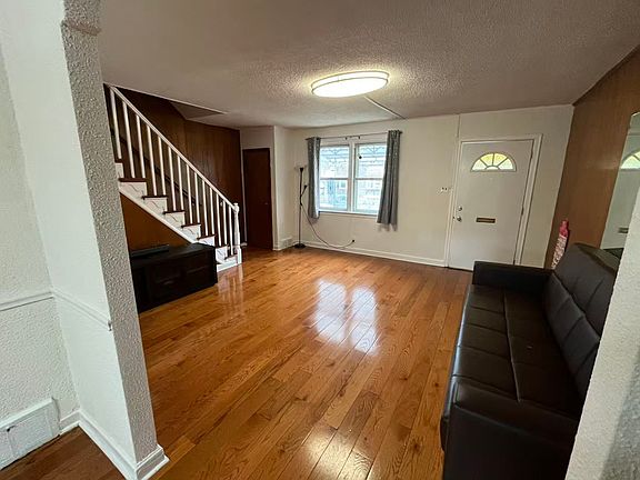 2nd image of 6650 Tackawanna St