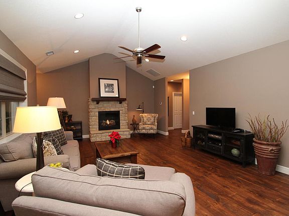 2nd image of 250 Spencer Dr