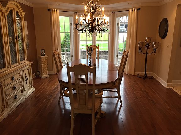 3rd image of 44 Briggsboro Ln