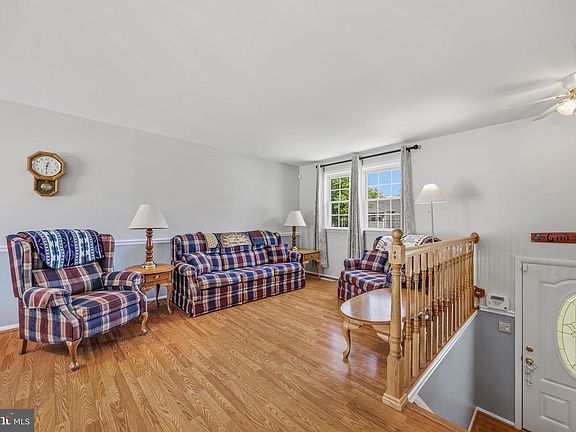 5th image of 758 208th St