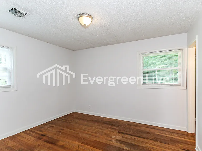 319 Pope Dr — Photo 8