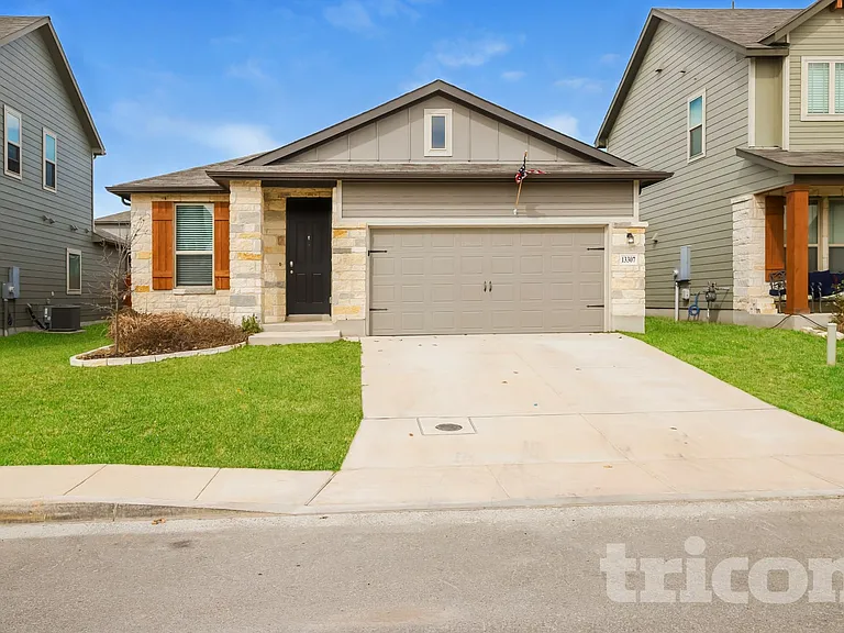 13307 Badlands Bnd — Photo 1