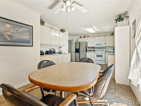 3rd image of 12 Rosewood Dr