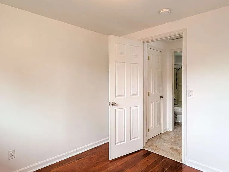 529 Madison St #2 — Photo 8