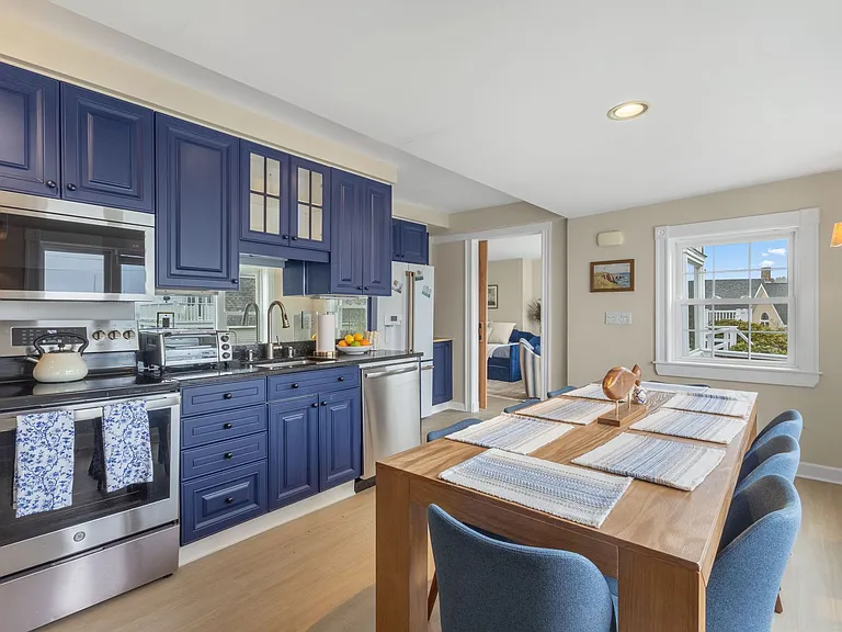 45 Woodbury Ln #8 — Photo 26