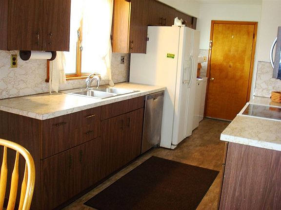 3rd image of 91 Woodlawn Dr