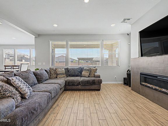 3rd image of 23067 E STACEY Road