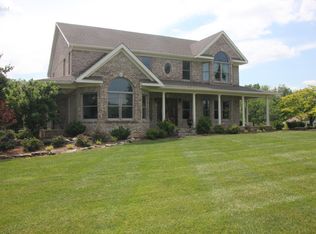 235 Brentford Dr, Louisville, KY 40245