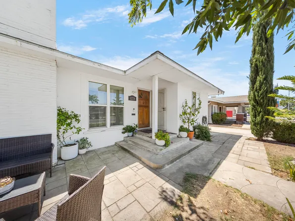 1224 E El Monte Way, Dinuba, CA 93618