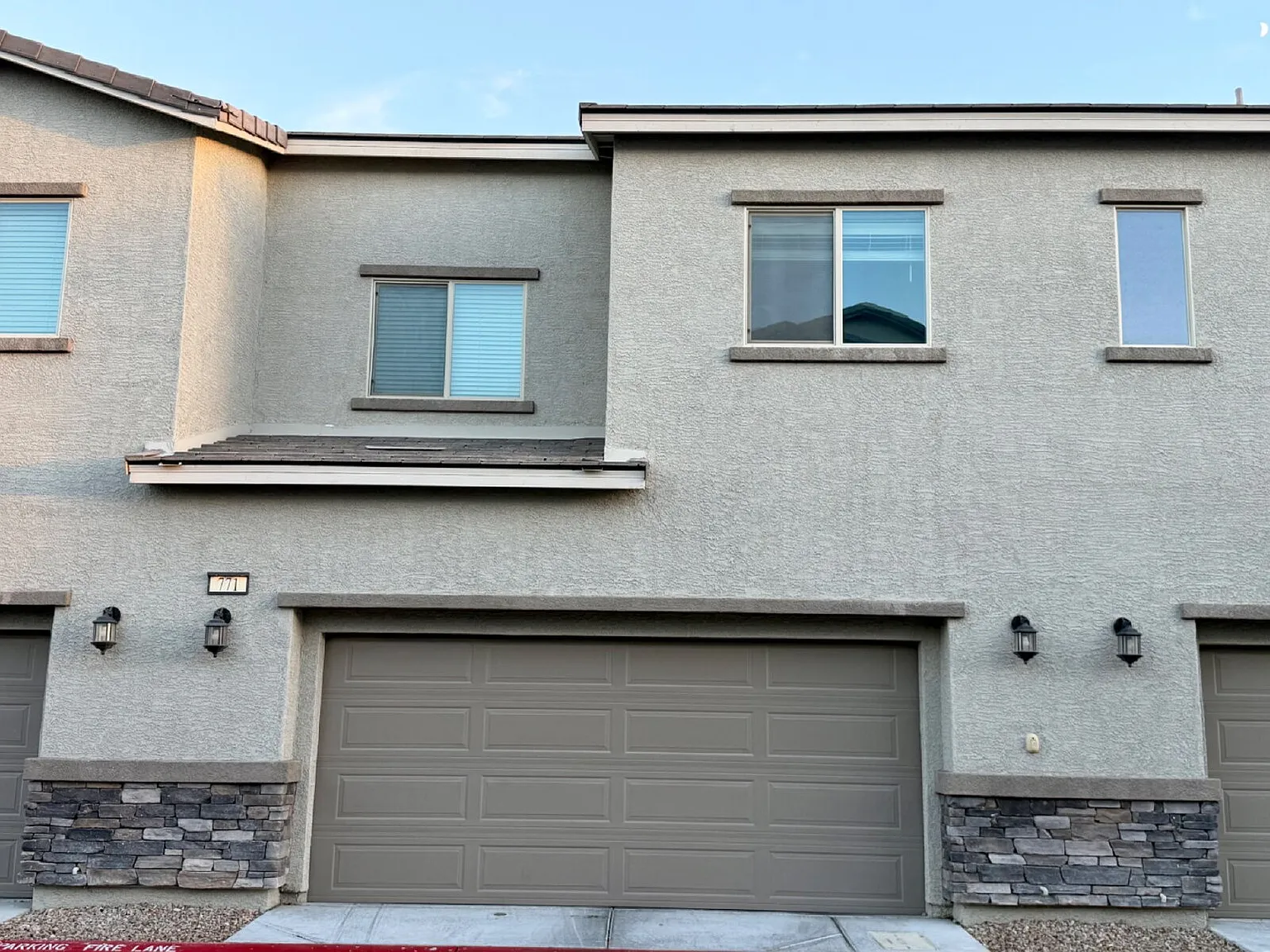 3 bed, 2.5 bath, 1779 sqft, $1,995 — Photo 2