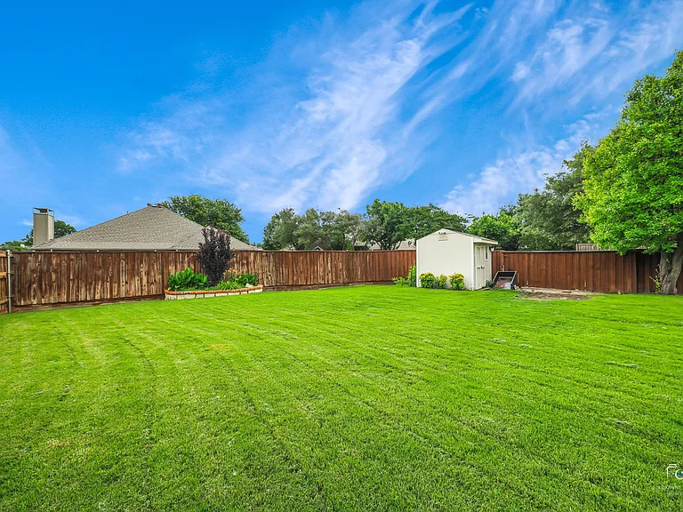 9921 Sean Dr — Photo 41