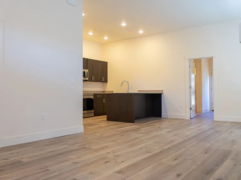 325-327 S Idaho St — Photo 10