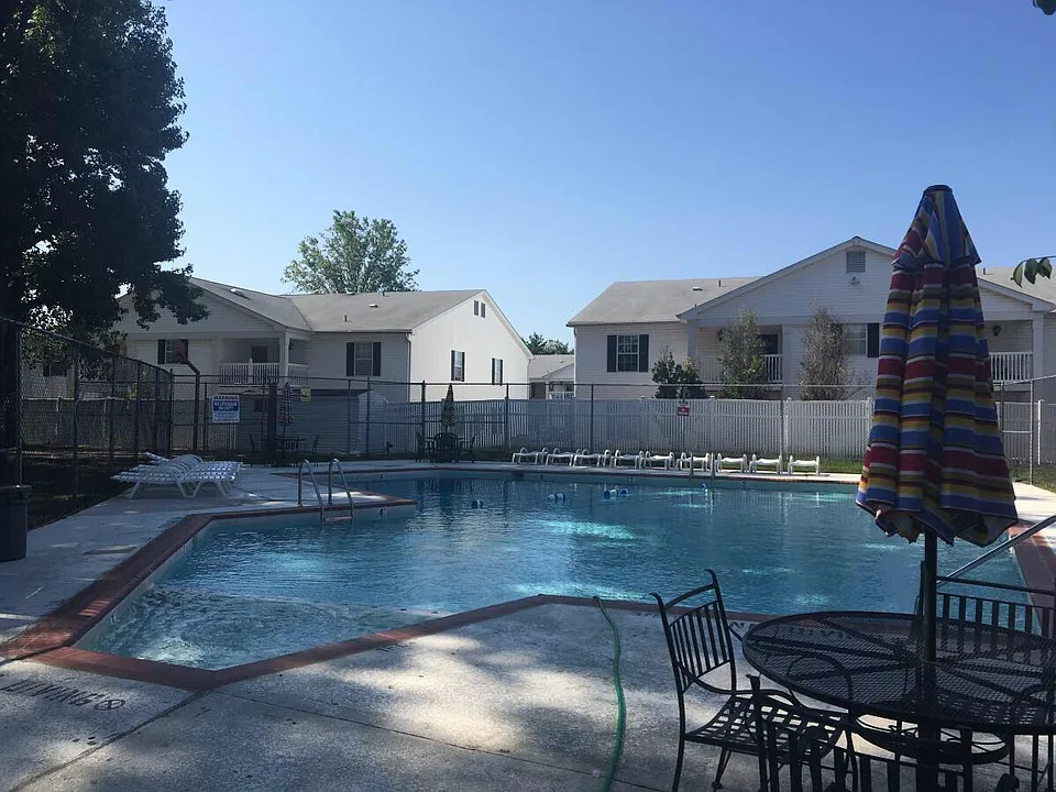 4347 Chateau De Ville Dr