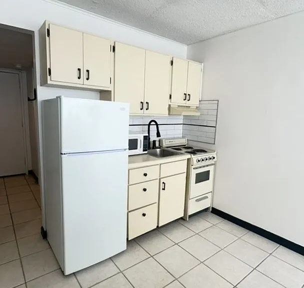 1700 Clinch Ave #407 — Photo 4