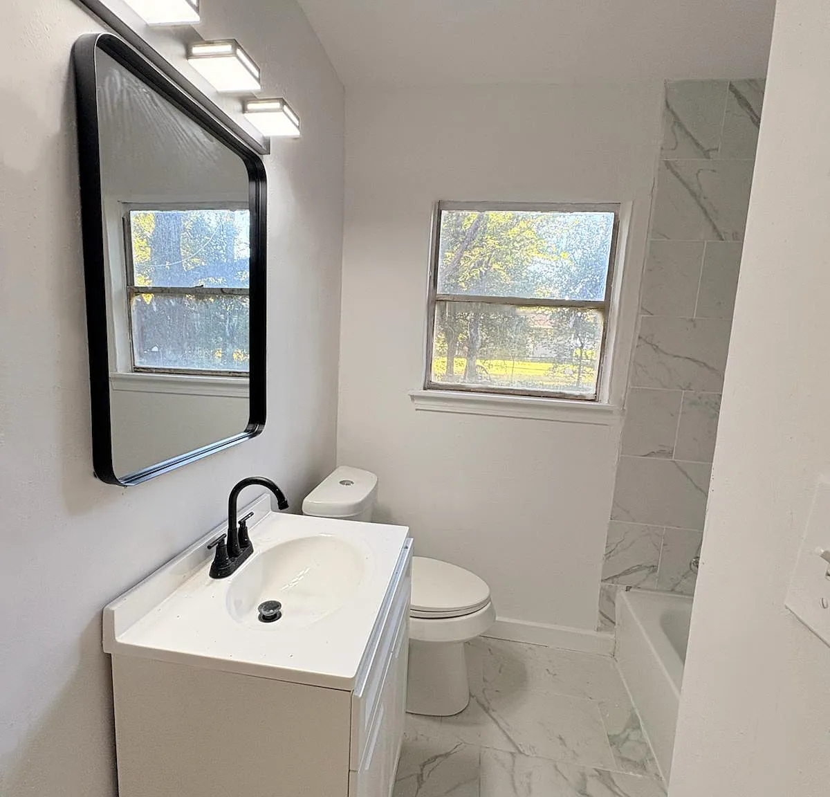 3 bed, 936 sqft, $1,100 — Photo 1