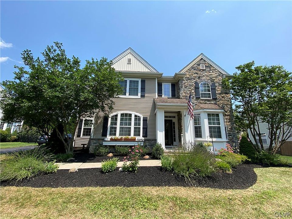 1st image of 819 Ramblewood Dr