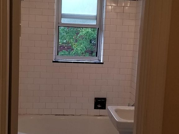5th image of 15 Hodge Ave