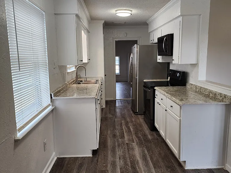 606 White Dr — Photo 4