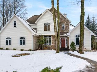 13157 Robins Ridge Rd, Charlevoix, MI 49720