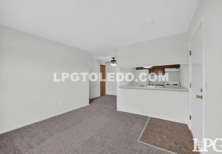 1230 Bedford Woods Dr #8 — Photo 7