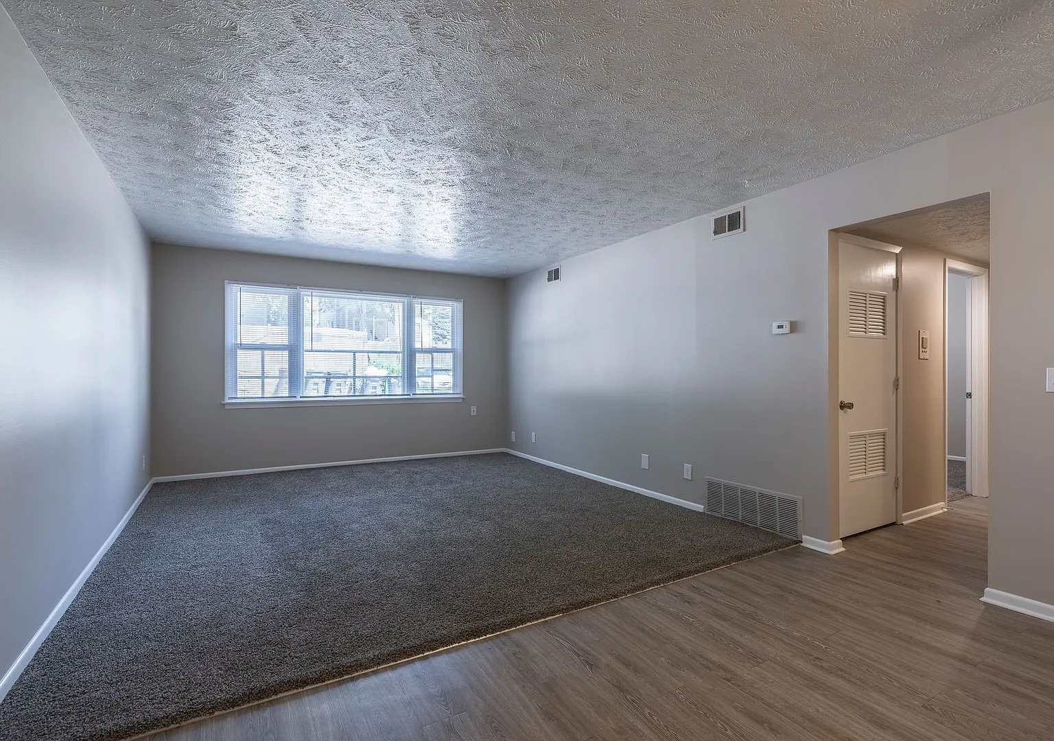 3402 Howard — Photo 2